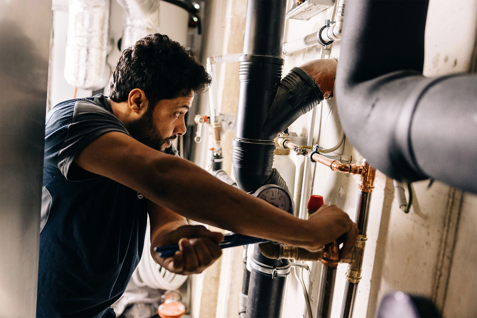 Oualid bei der Arbeit